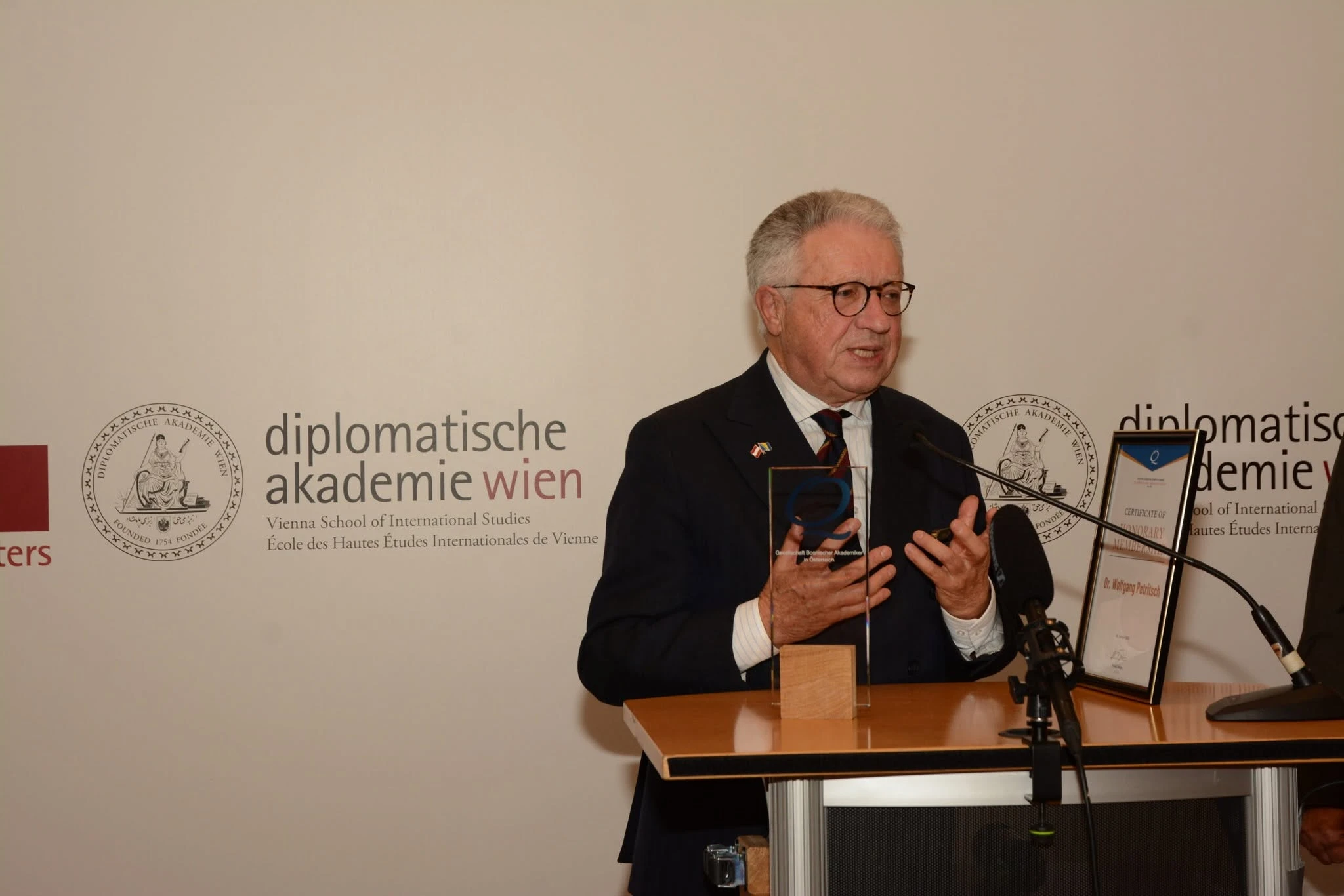 Dr. Wolfgang Petritsch